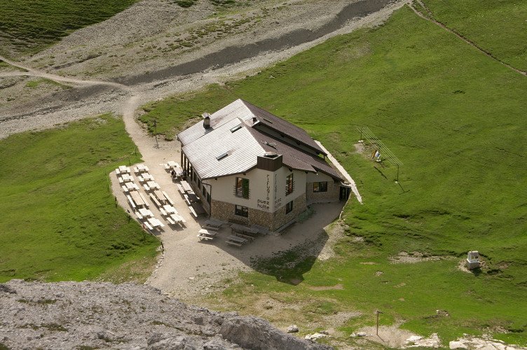 Puezhütte from above Puezhütte from above